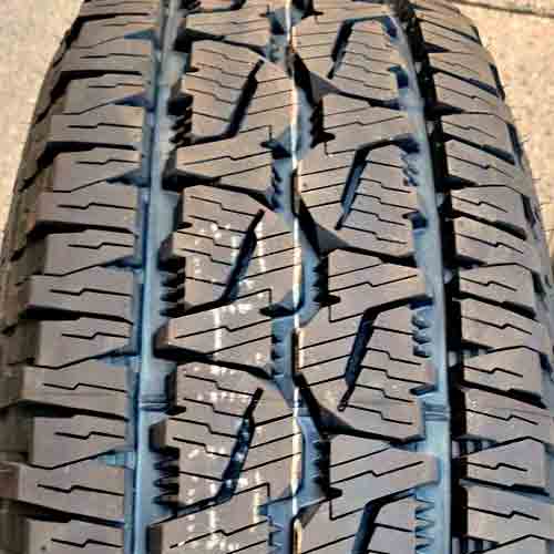 Bridgestone Dueler A-T Revo 3