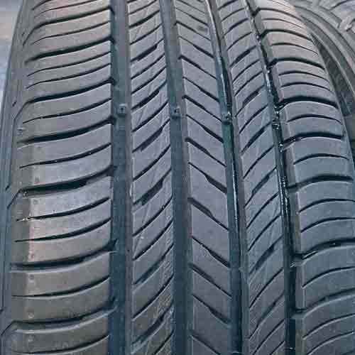 Kumho Crugen HP71